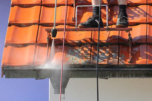 Is gutter maintenance important? 5 reasons we say yes!